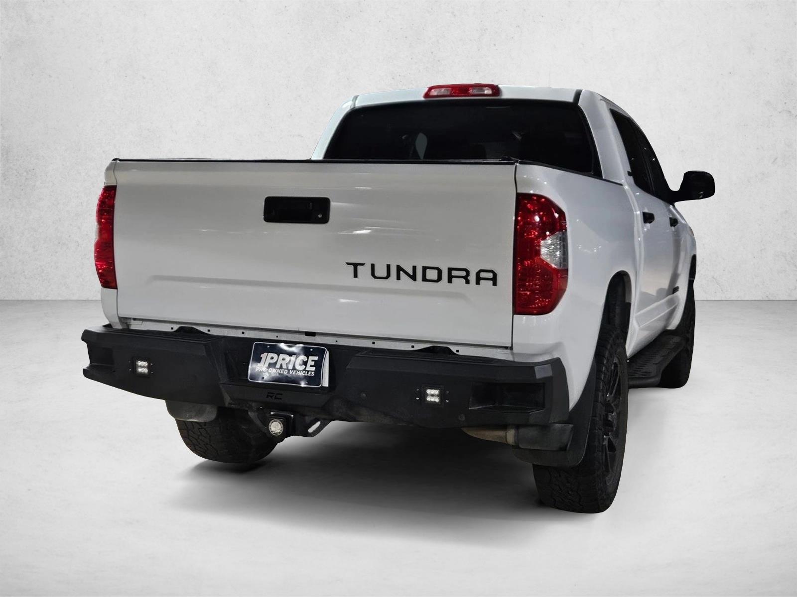 2018 Toyota Tundra SR5 CrewMax photo 4