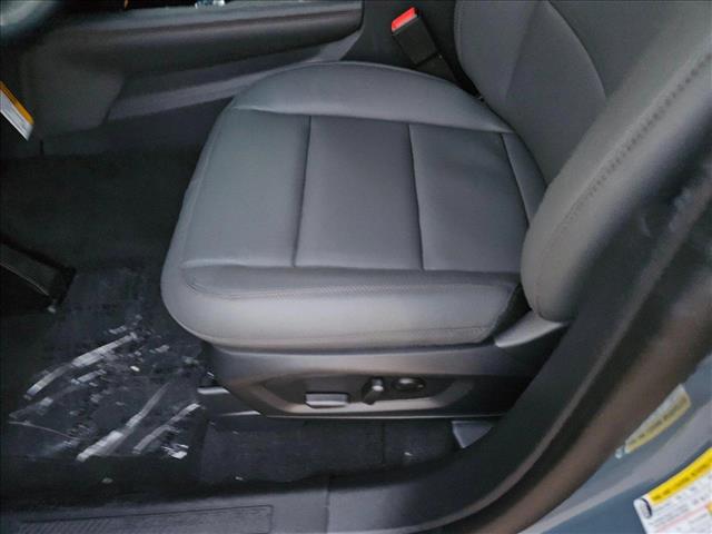2025 Ford Explorer photo 4