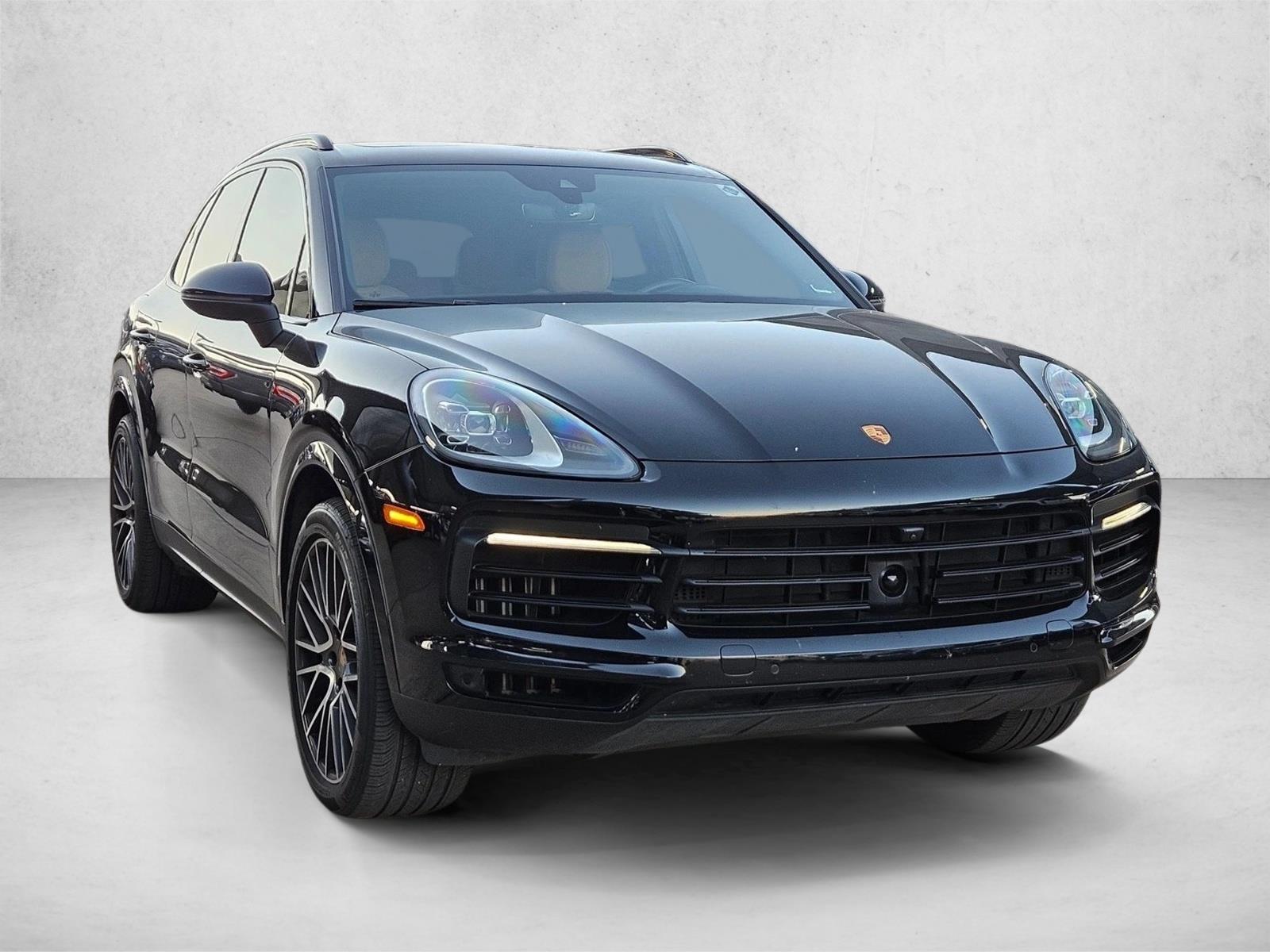 2023 Porsche Cayenne Platinum Edition photo 3
