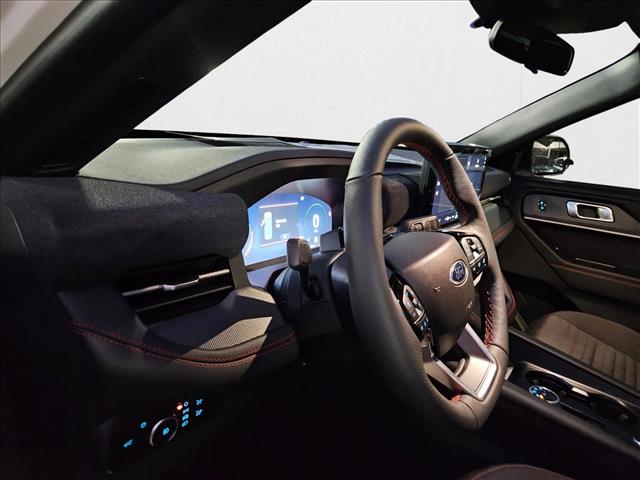 2025 Ford Explorer ST-Line photo 2