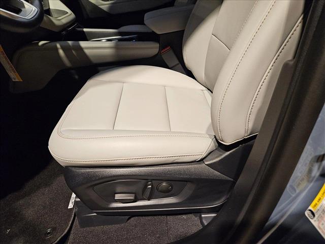 2025 Ford Explorer photo 3