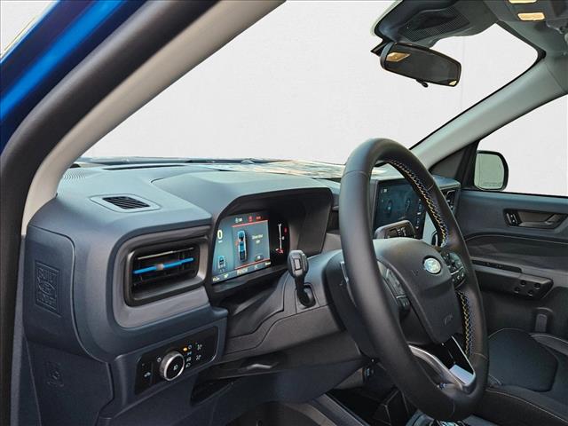 2025 Ford Maverick photo 3