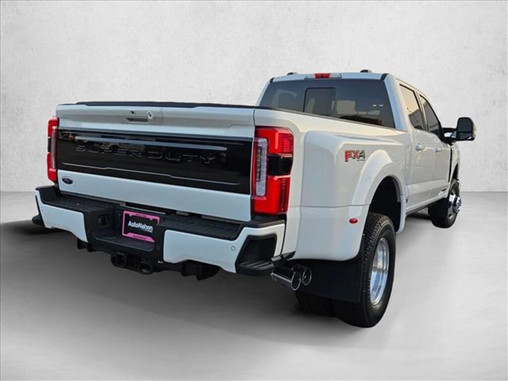 New 2026 Ford F-350 Platinum Truck Crew Cab