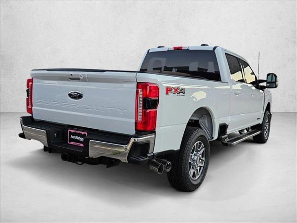 New 2026 Ford F-250 LARIAT Truck Crew Cab