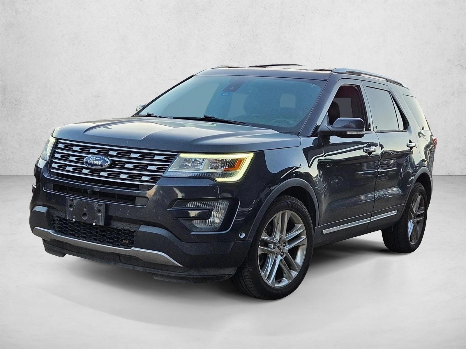 2017 Ford Explorer Limited's photo