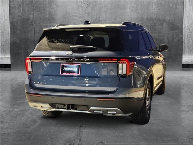 2025 Ford Explorer photo 2