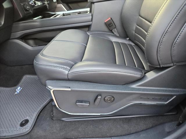 2026 Ford F-350 Platinum photo 3