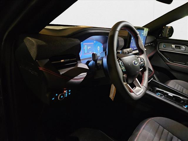 2025 Ford Explorer ST-Line photo 3