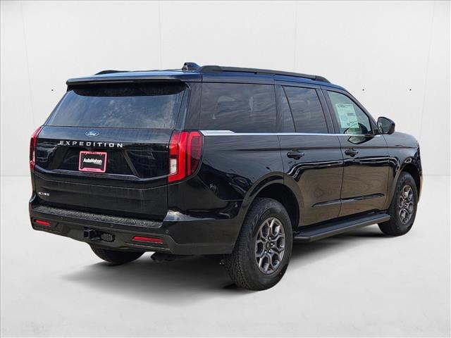 2025 Ford Expedition photo 2