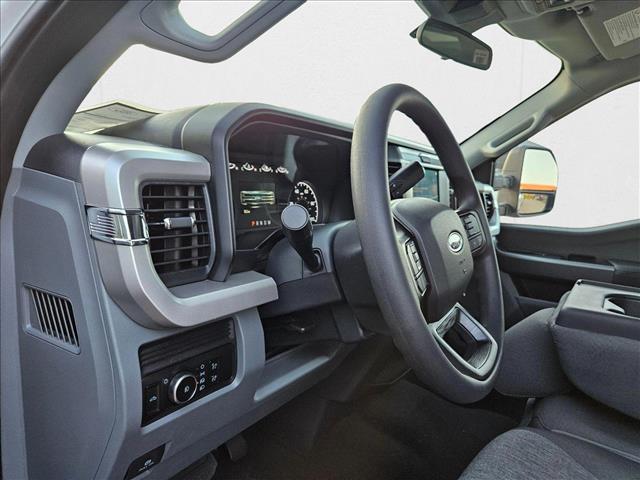 2025 Ford F-250 XL photo 3