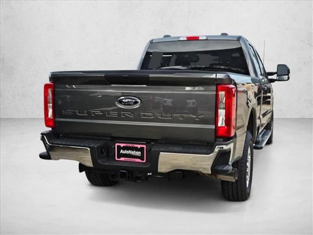 New 2026 Ford F-250 XLT Truck Crew Cab