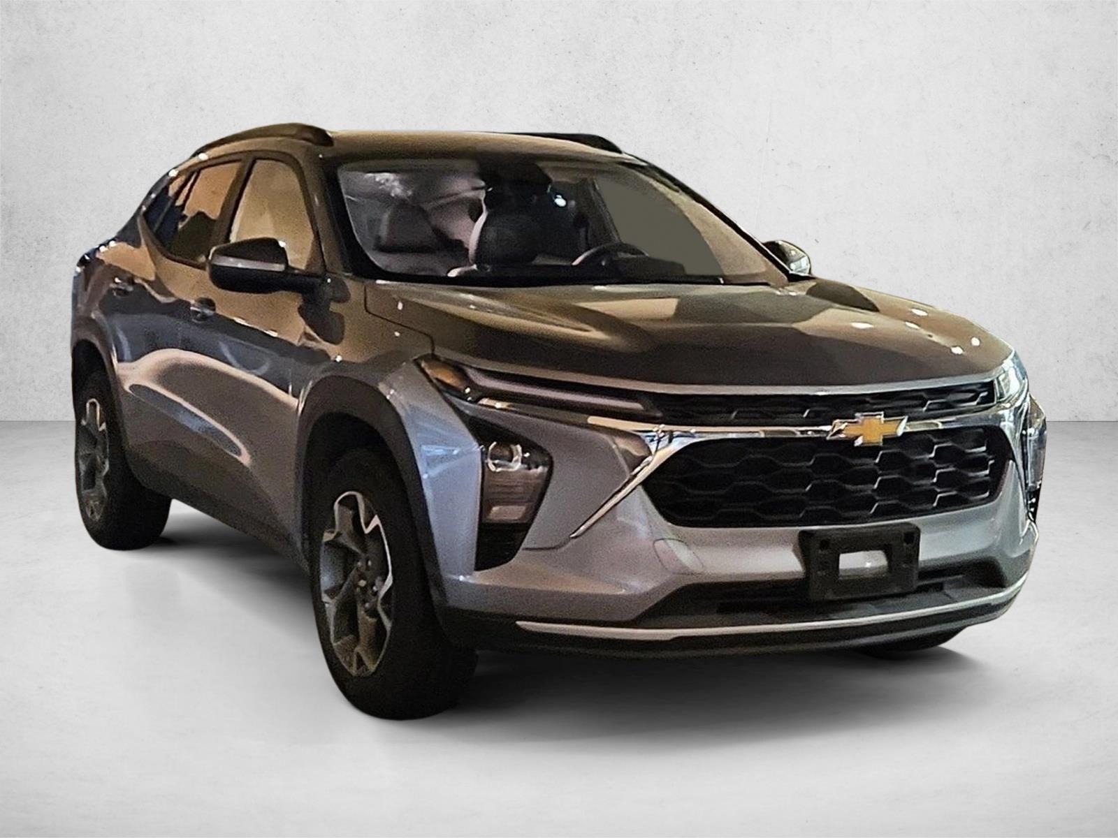 2025 Chevrolet Trax LT photo 3