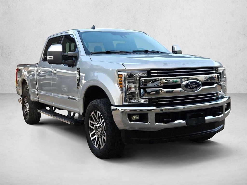 Used 2019 Ford F-250 LARIAT Truck Crew Cab
