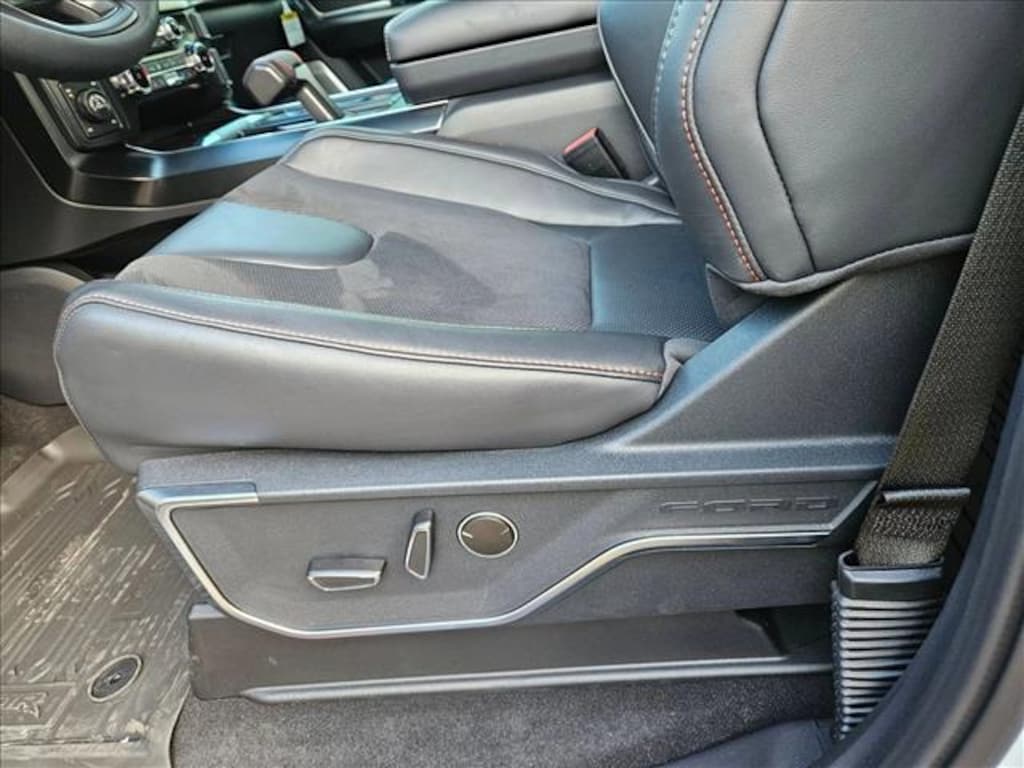 New 2025 Ford F-150 Raptor Truck SuperCrew Cab