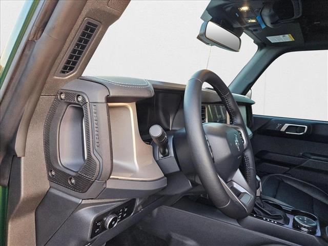 2025 Ford Bronco Outer Banks photo 3