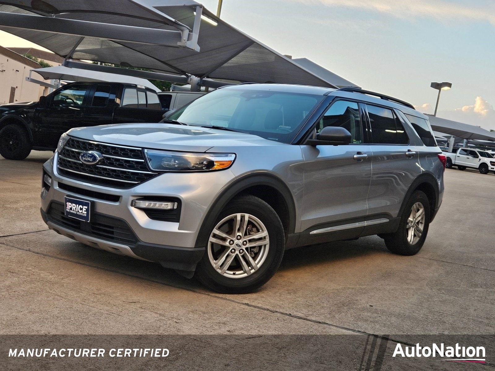 2023 Ford Explorer XLT 4WD's photo