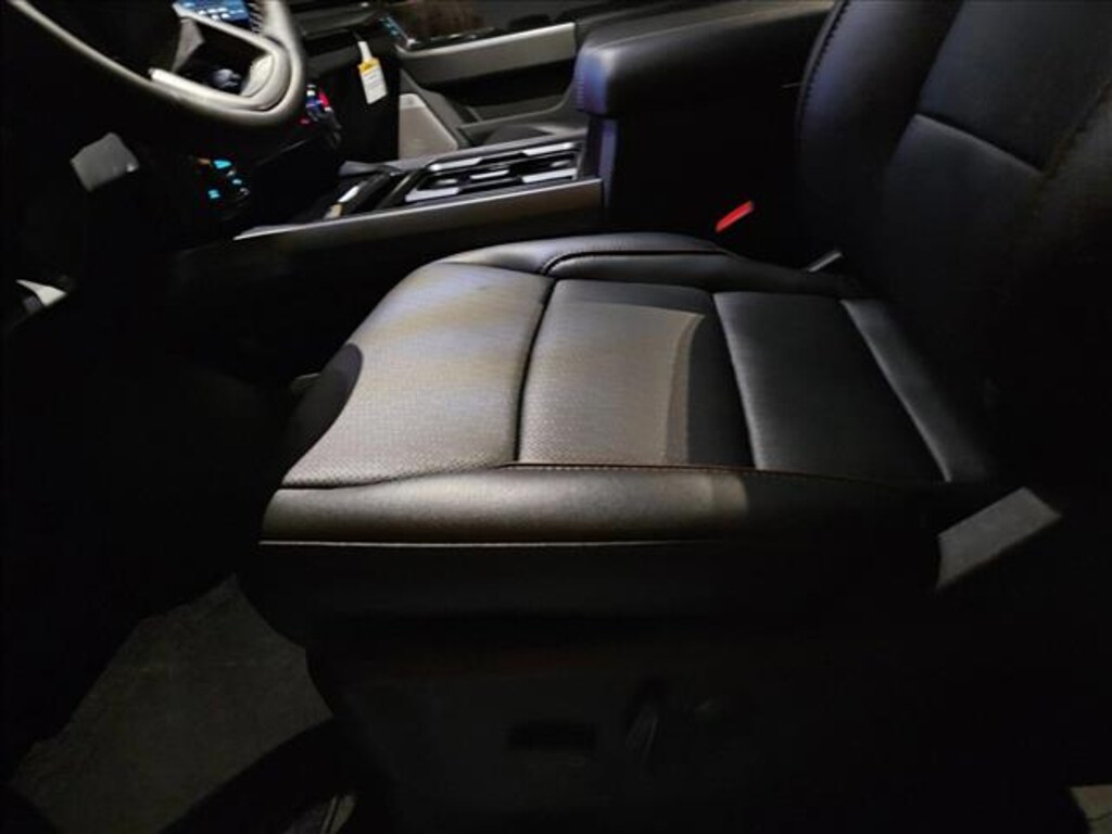 New 2026 Ford F-250 LARIAT Truck Crew Cab