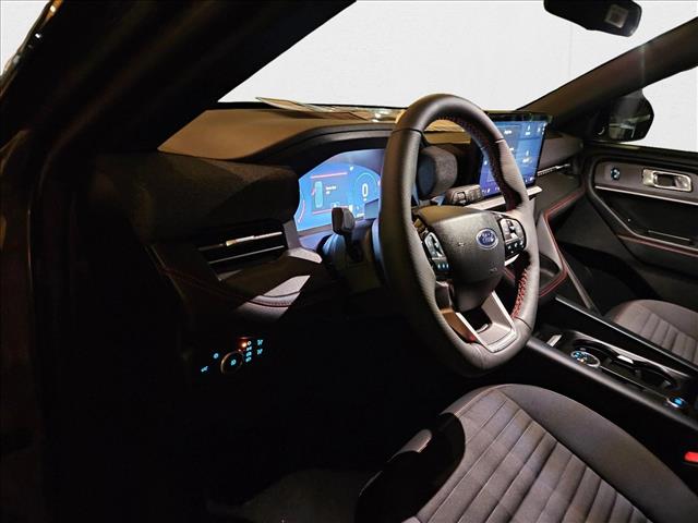 2025 Ford Explorer ST-Line photo 2