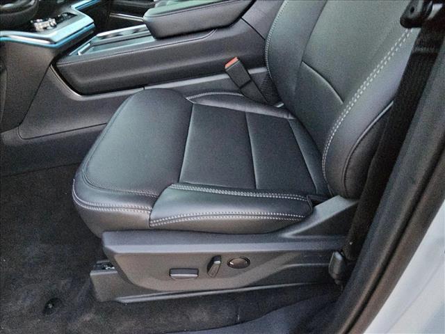 2025 Ford Expedition Platinum photo 3