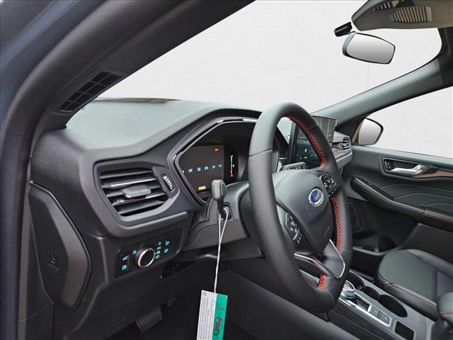 2025 Ford Escape ST-Line photo 2
