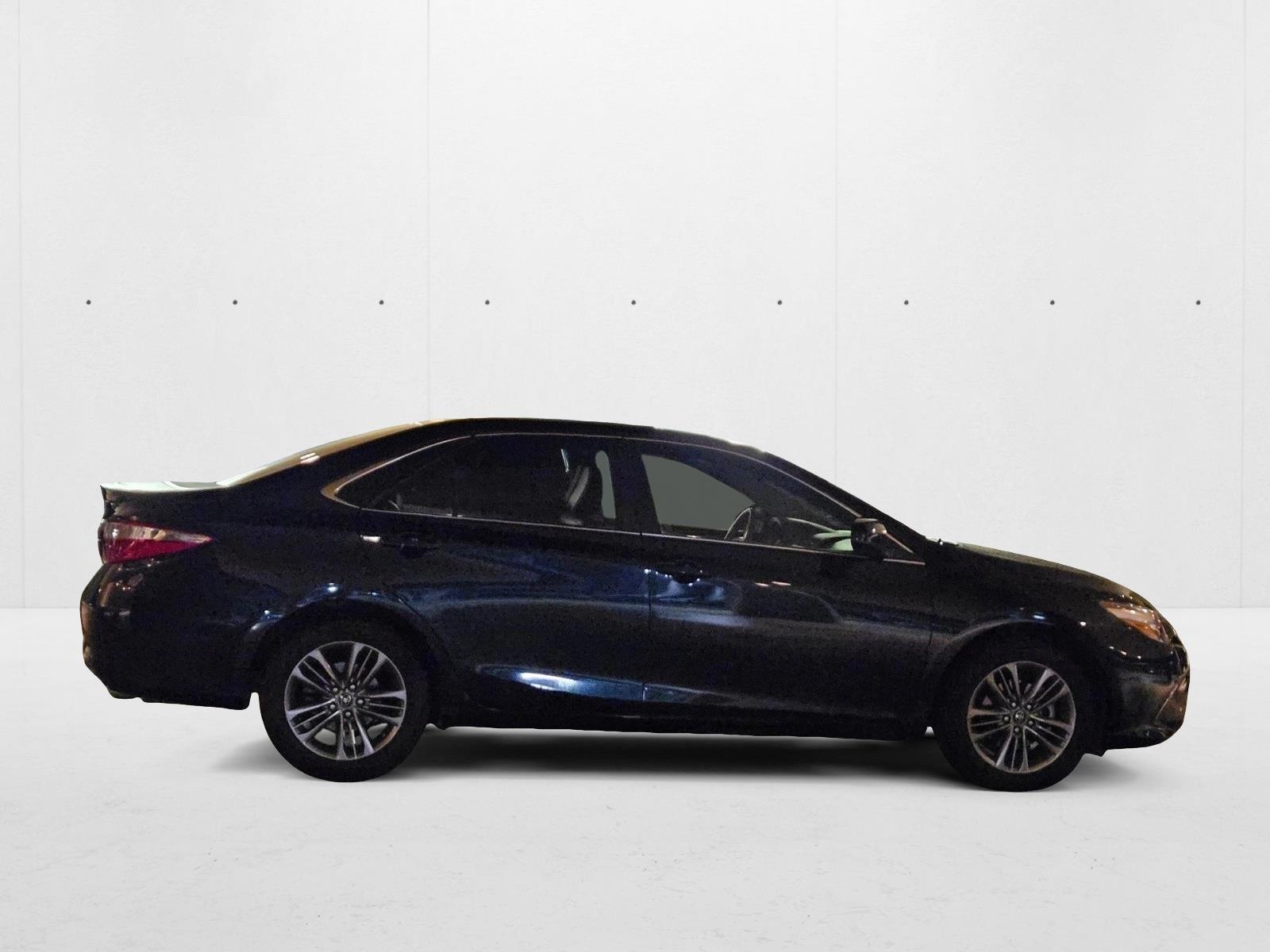 2017 Toyota Camry SE photo 4