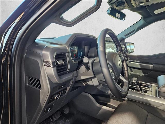 2025 Ford F-150 XLT photo 2