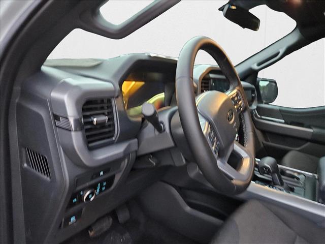 2025 Ford F-150 XLT photo 3