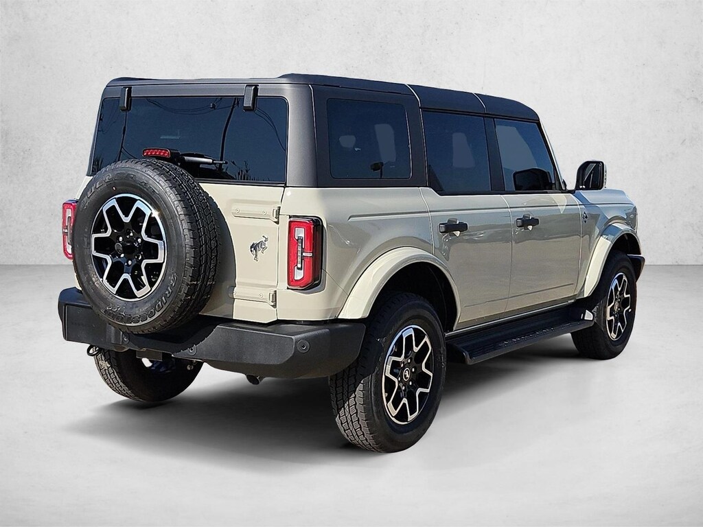 New 2026 Ford Bronco Outer Banks SUV