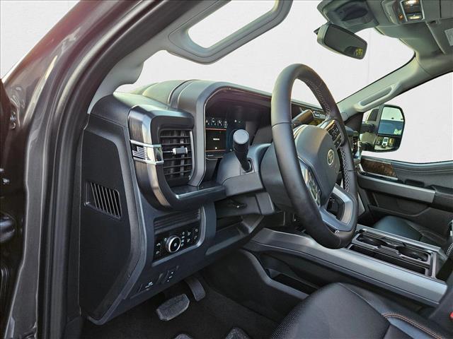 2026 Ford F-250 Lariat photo 3