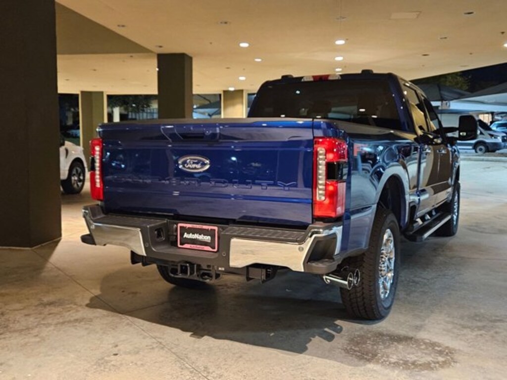 New 2026 Ford F-250 LARIAT Truck Crew Cab