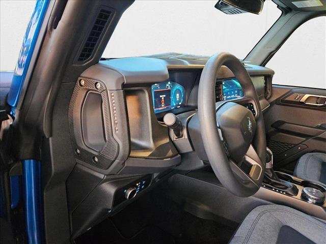 2025 Ford Bronco Base photo 3