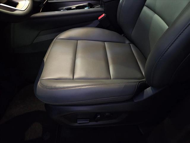 2025 Ford Explorer photo 4