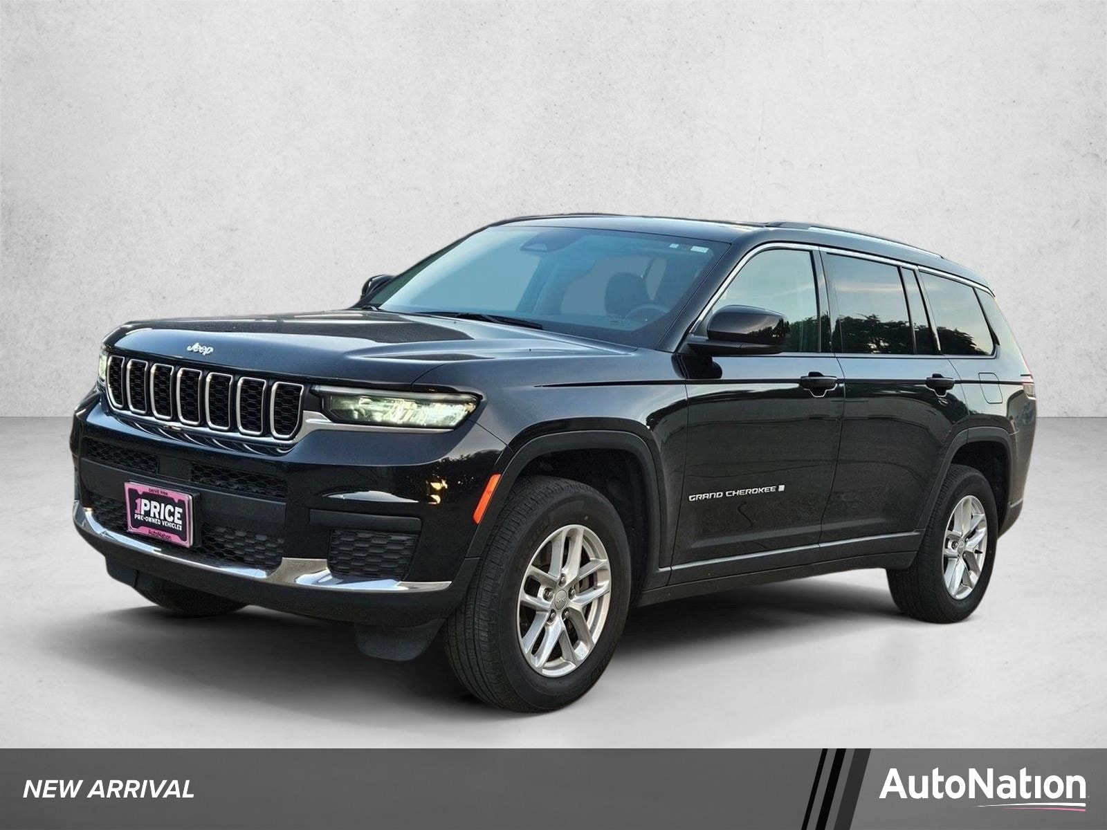 2023 Jeep Grand Cherokee L Laredo 4x4's photo