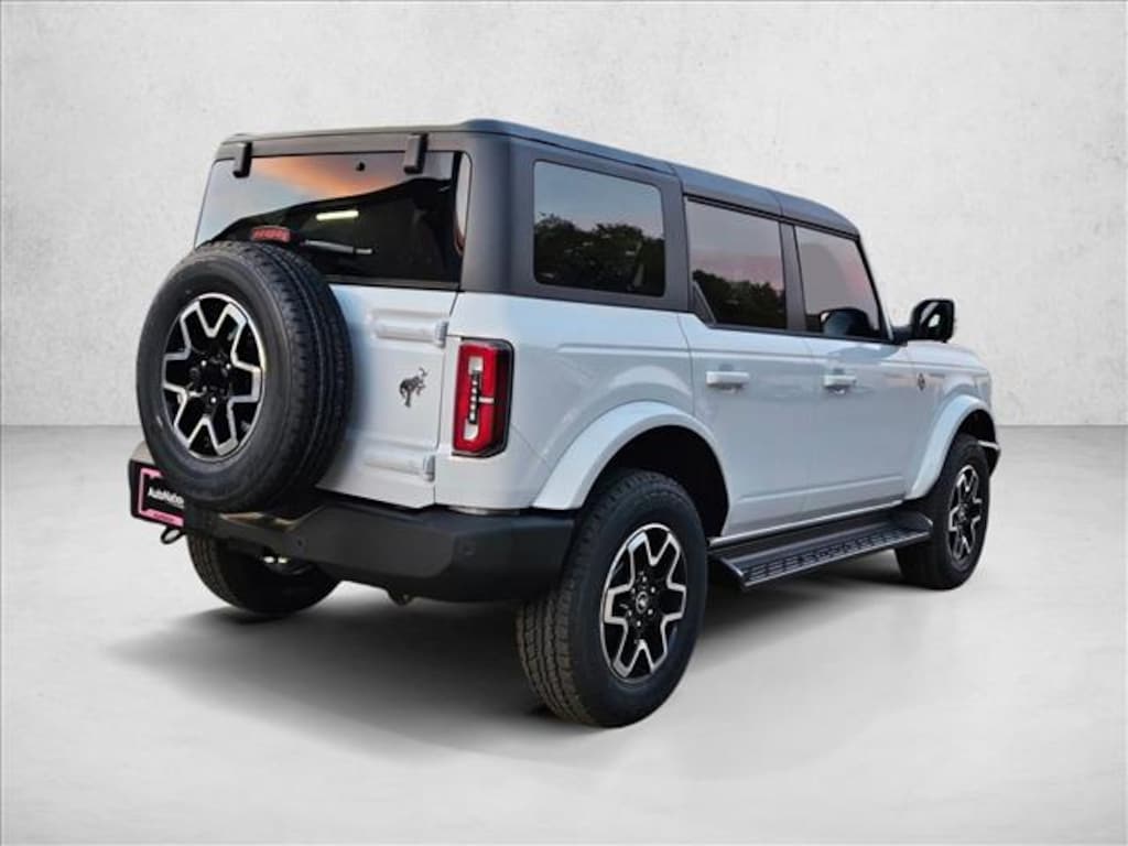 New 2025 Ford Bronco Outer Banks SUV