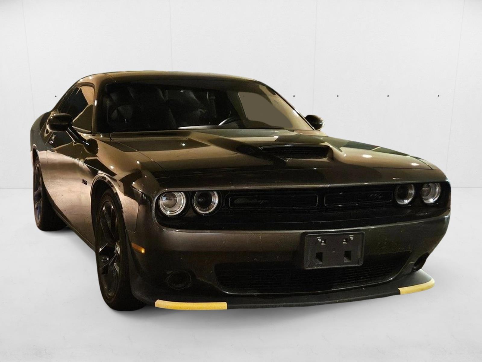 2023 Dodge Challenger R/T photo 3