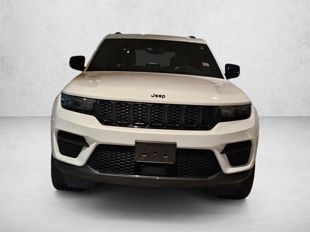 Used 2023 Jeep Grand Cherokee Altitude SUV