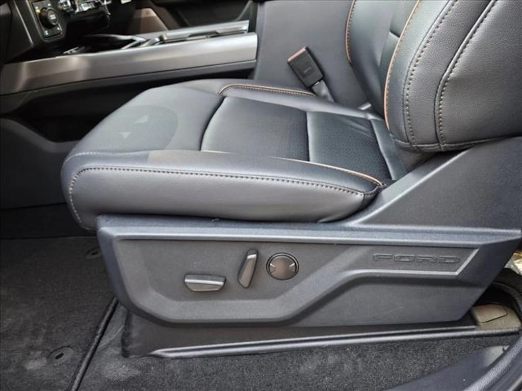 New 2026 Ford F-250 LARIAT Truck Crew Cab