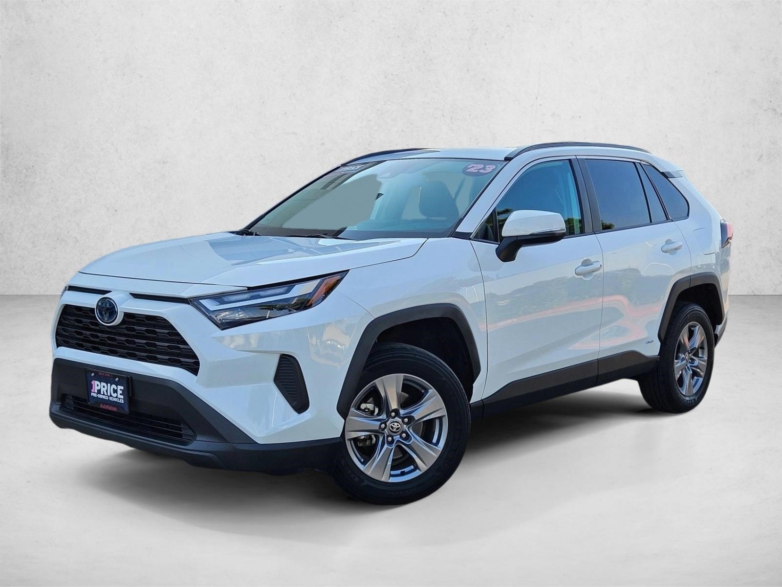 2023 Toyota RAV4 XLE's photo