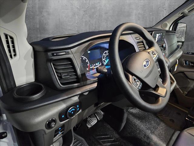 2025 Ford Transit photo 3
