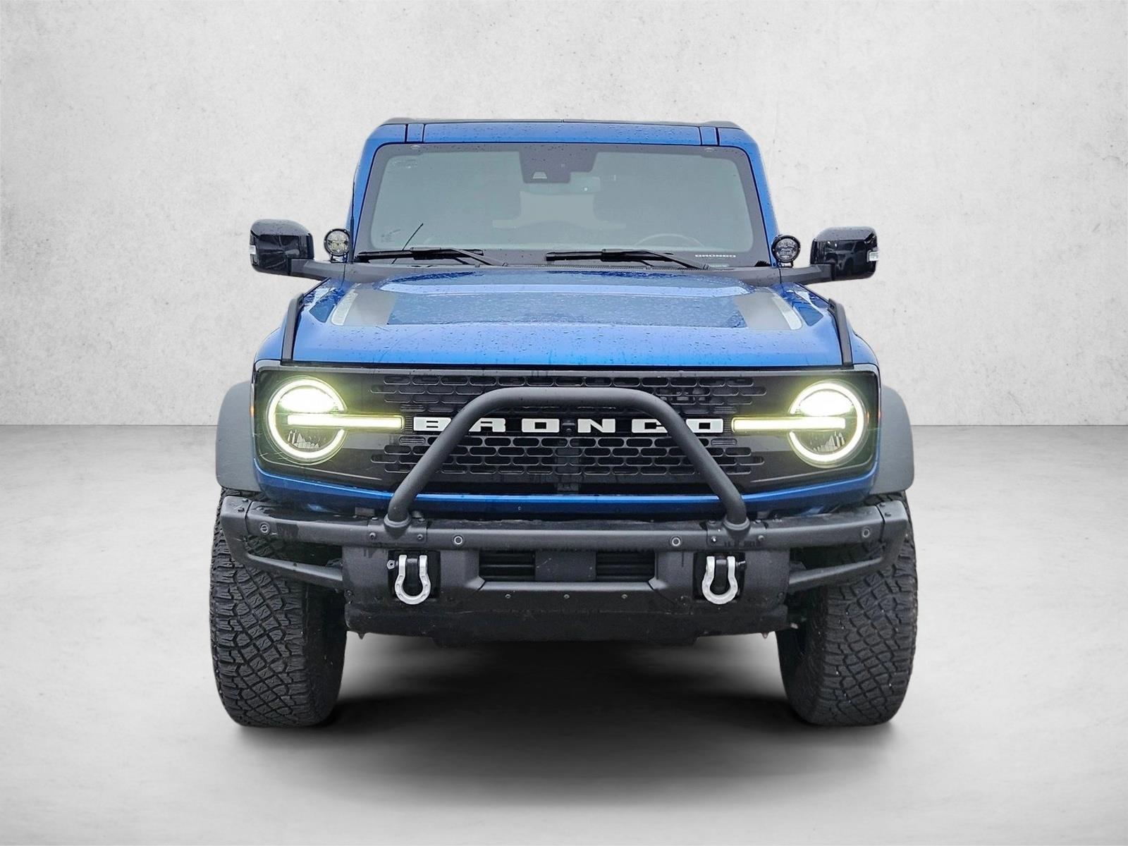 2021 Ford Bronco First Edition photo 2