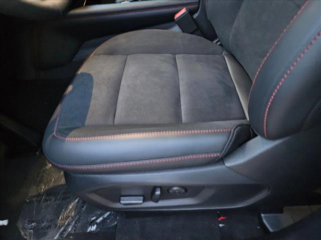 2025 Ford Explorer ST photo 3