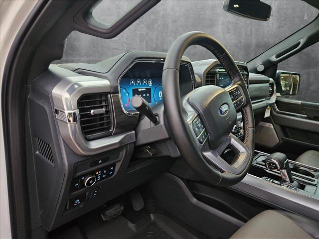 2025 Ford F-150 Lariat photo 3
