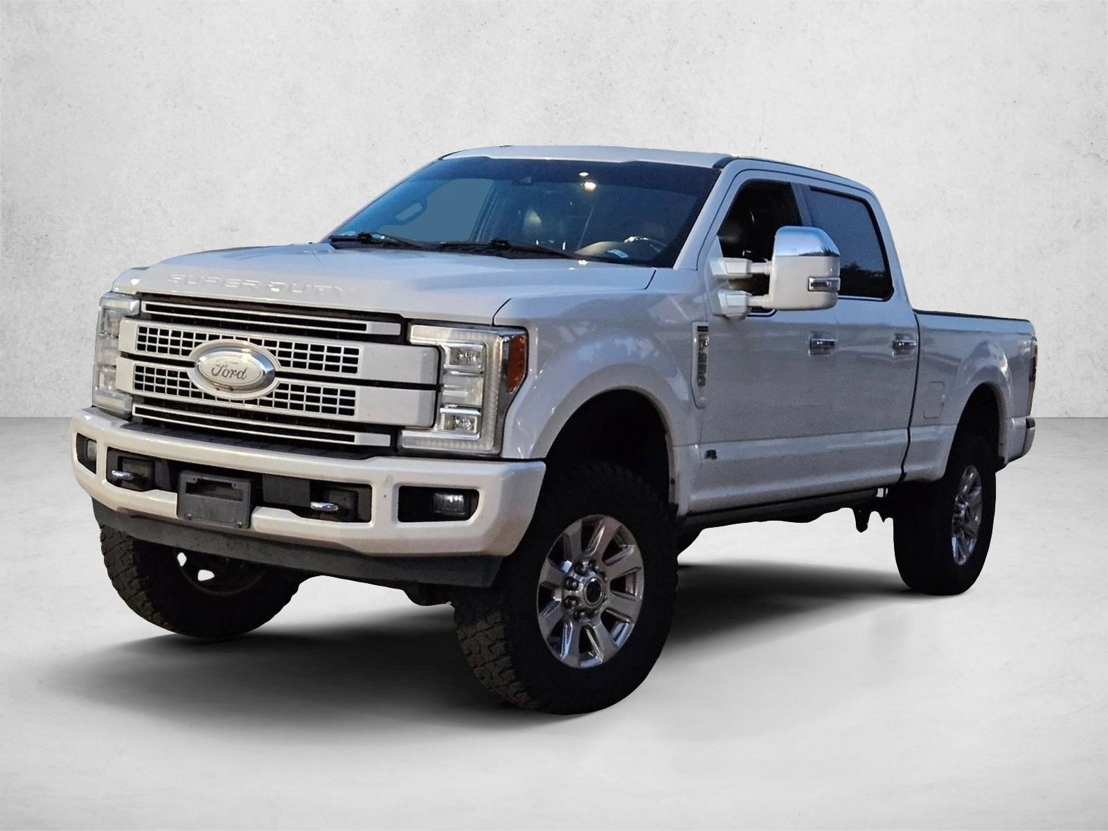 2017 Ford F-250 Super Duty Platinum's photo
