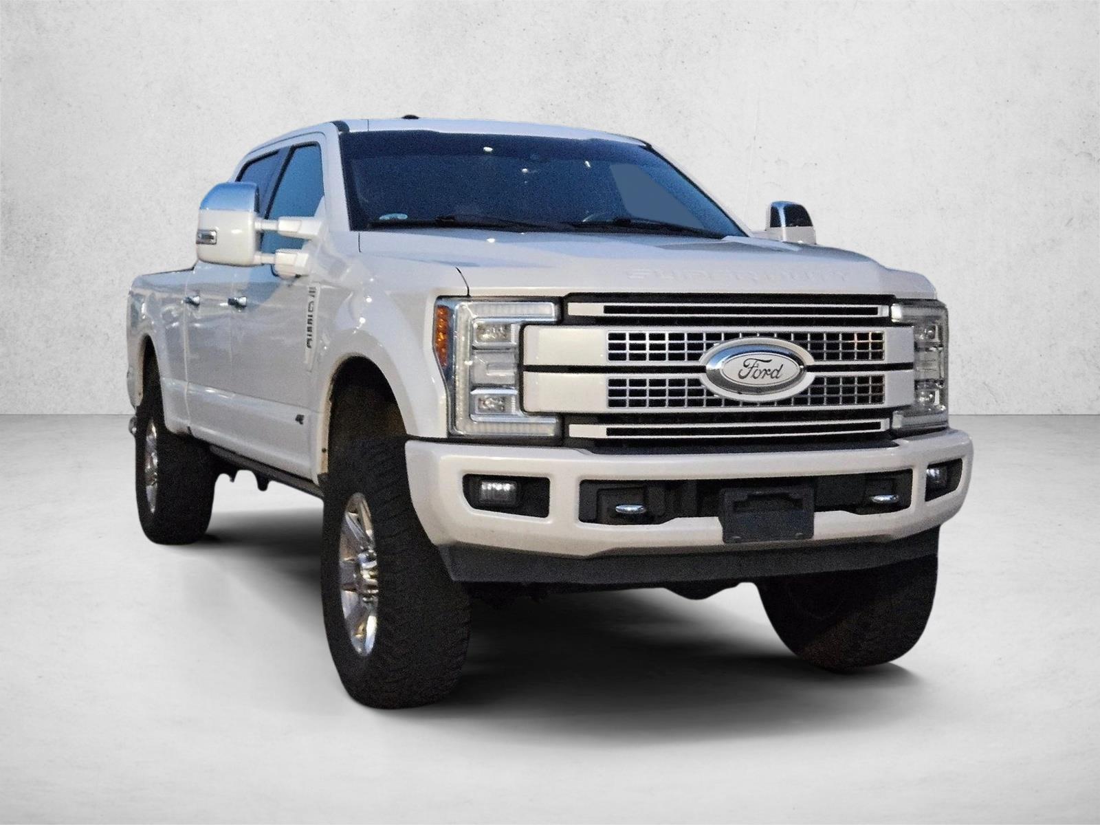 2017 Ford F-250 Platinum photo 3