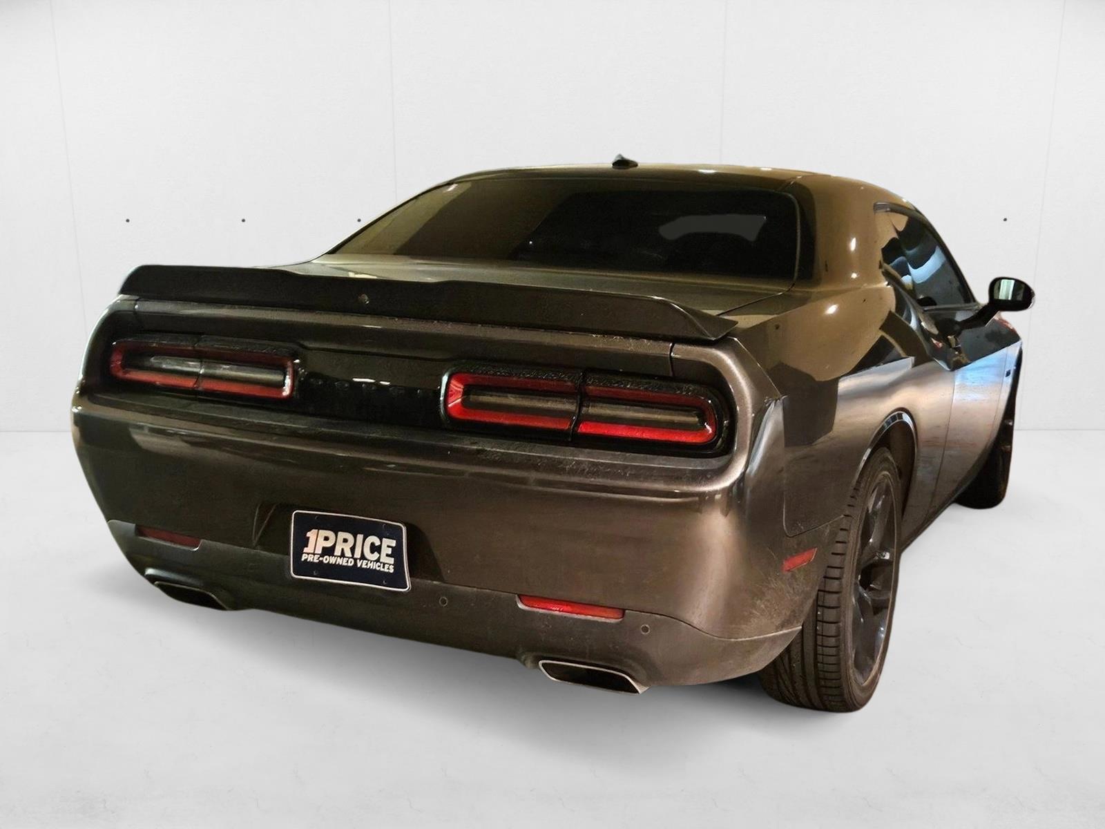 2023 Dodge Challenger R/T photo 4