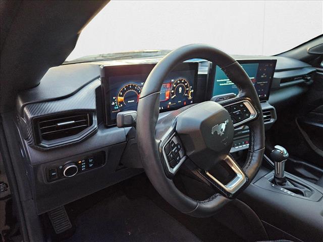 2025 Ford Mustang EcoBoost photo 3