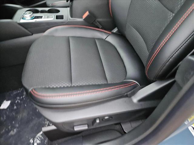 2025 Ford Escape ST-Line photo 3