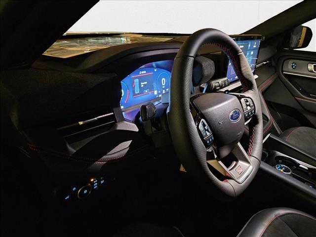 2025 Ford Explorer ST photo 3