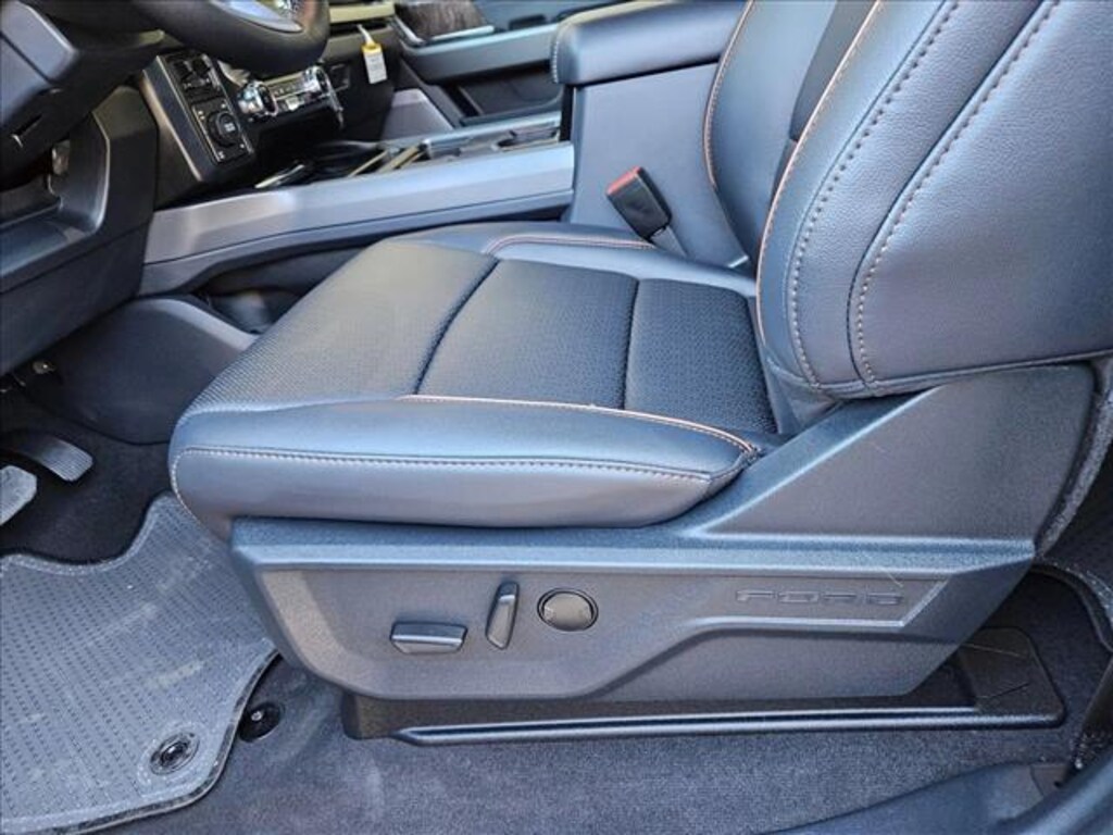 New 2026 Ford F-250 LARIAT Truck Crew Cab