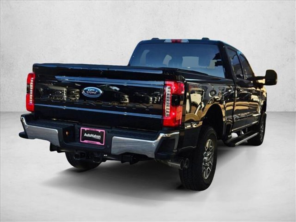 New 2026 Ford F-250 LARIAT Truck Crew Cab